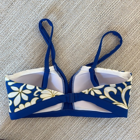 Boden Ladies Glorious British Style Blue Cream Pattern Bikini Top NWOT - Picture 4 of 7